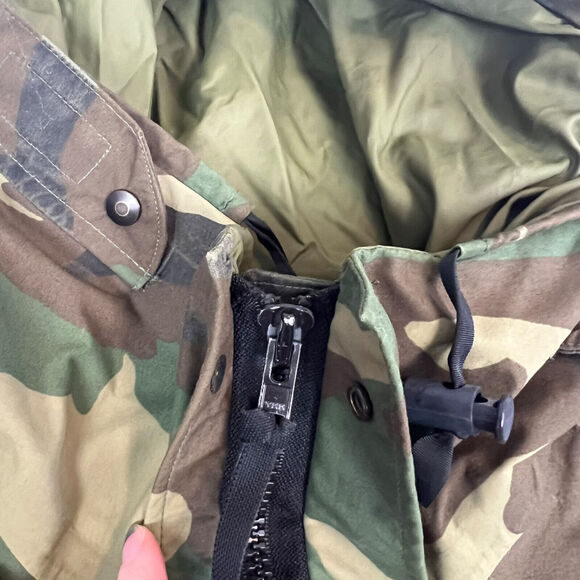 US Military Jacket Medium Short Woodland Camo Cold Weather Parka Nylon Outdoors - Picture 5 of 15